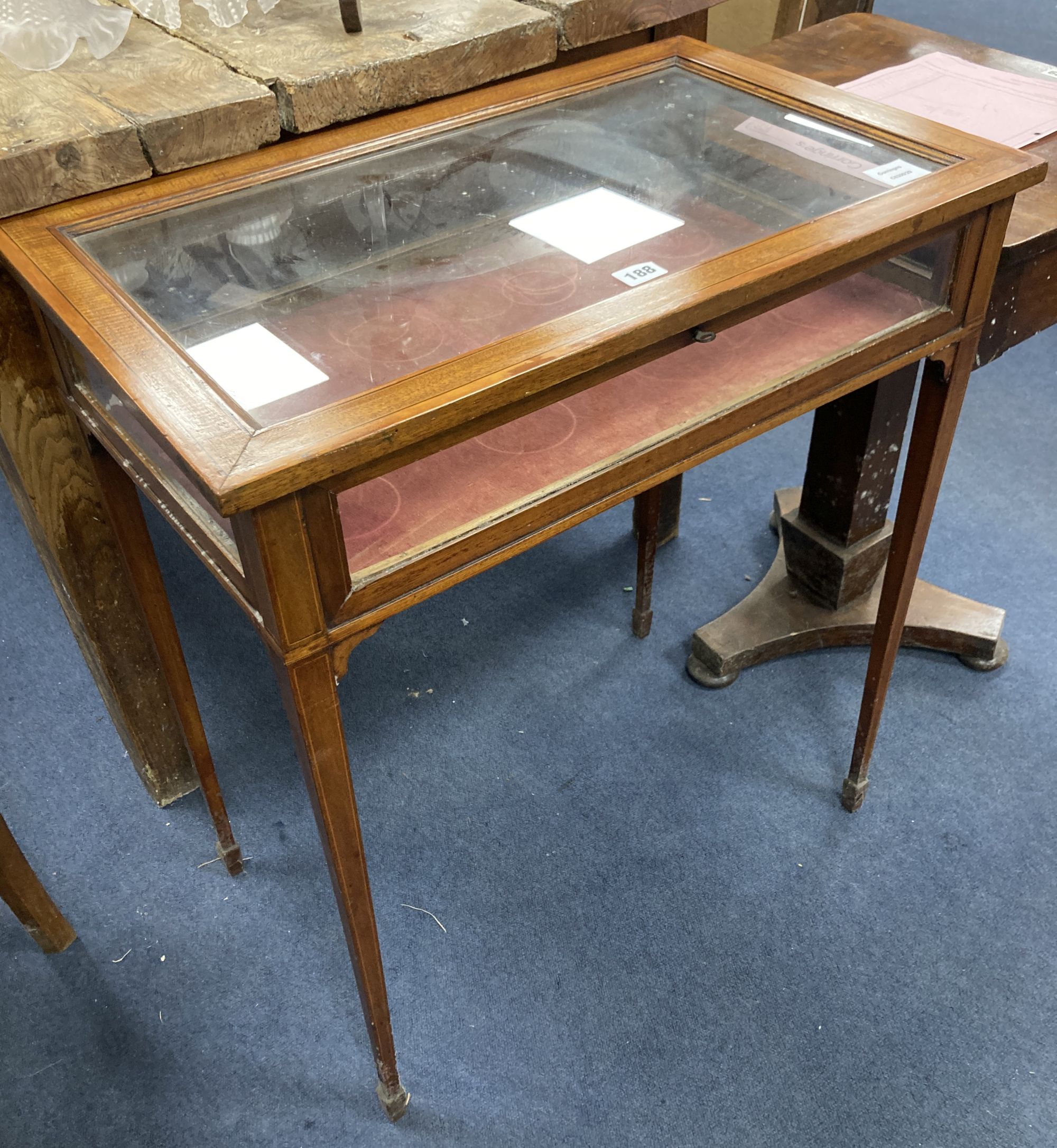 An Edwardian mahogany bijouterie table, width 66cm depth 40cm height 75cm